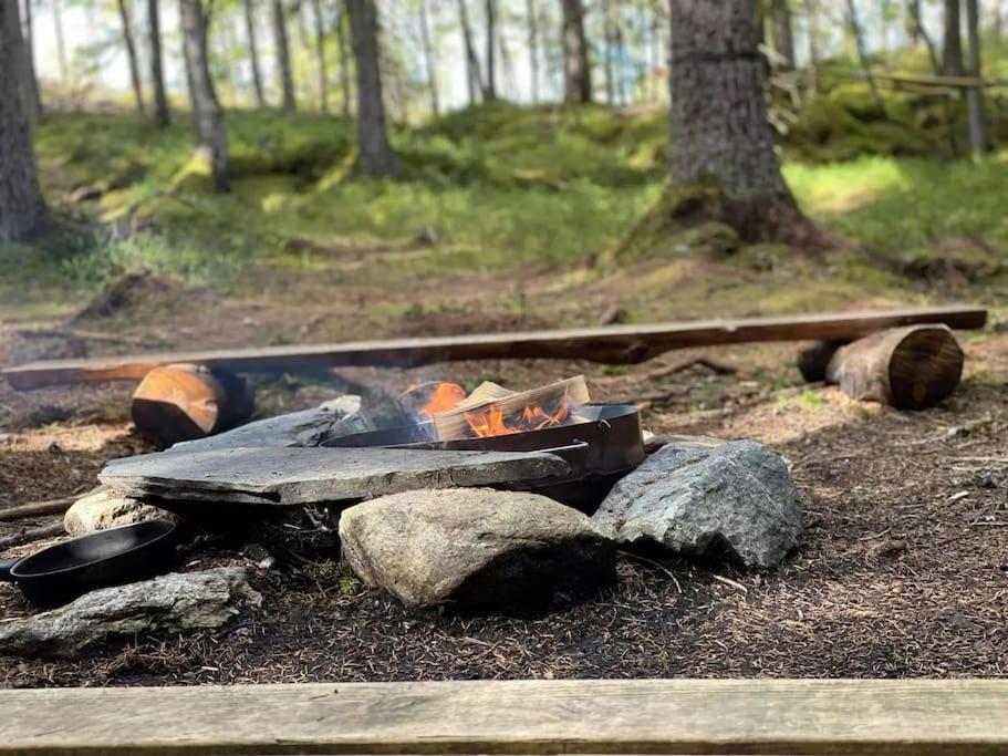 Treetop Ekne - Hytte I Skogen Med Hengebru Hotell Levanger Exteriör bild