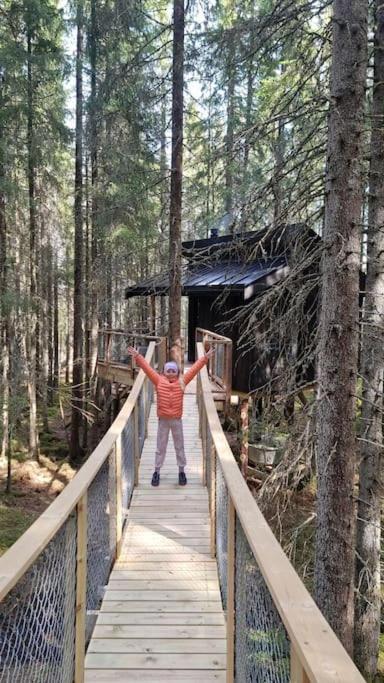 Treetop Ekne - Hytte I Skogen Med Hengebru Hotell Levanger Exteriör bild