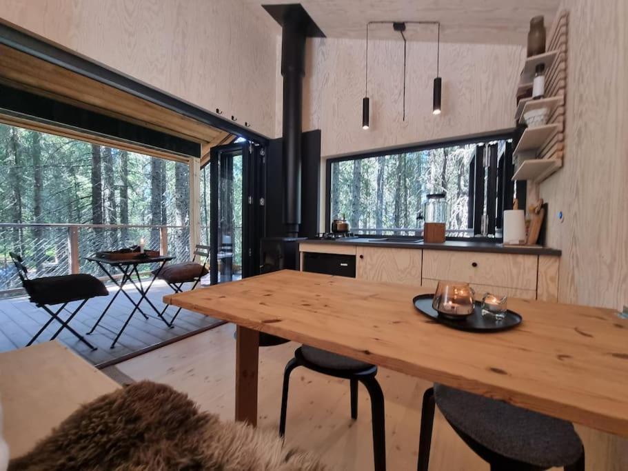 Treetop Ekne - Hytte I Skogen Med Hengebru Hotell Levanger Exteriör bild